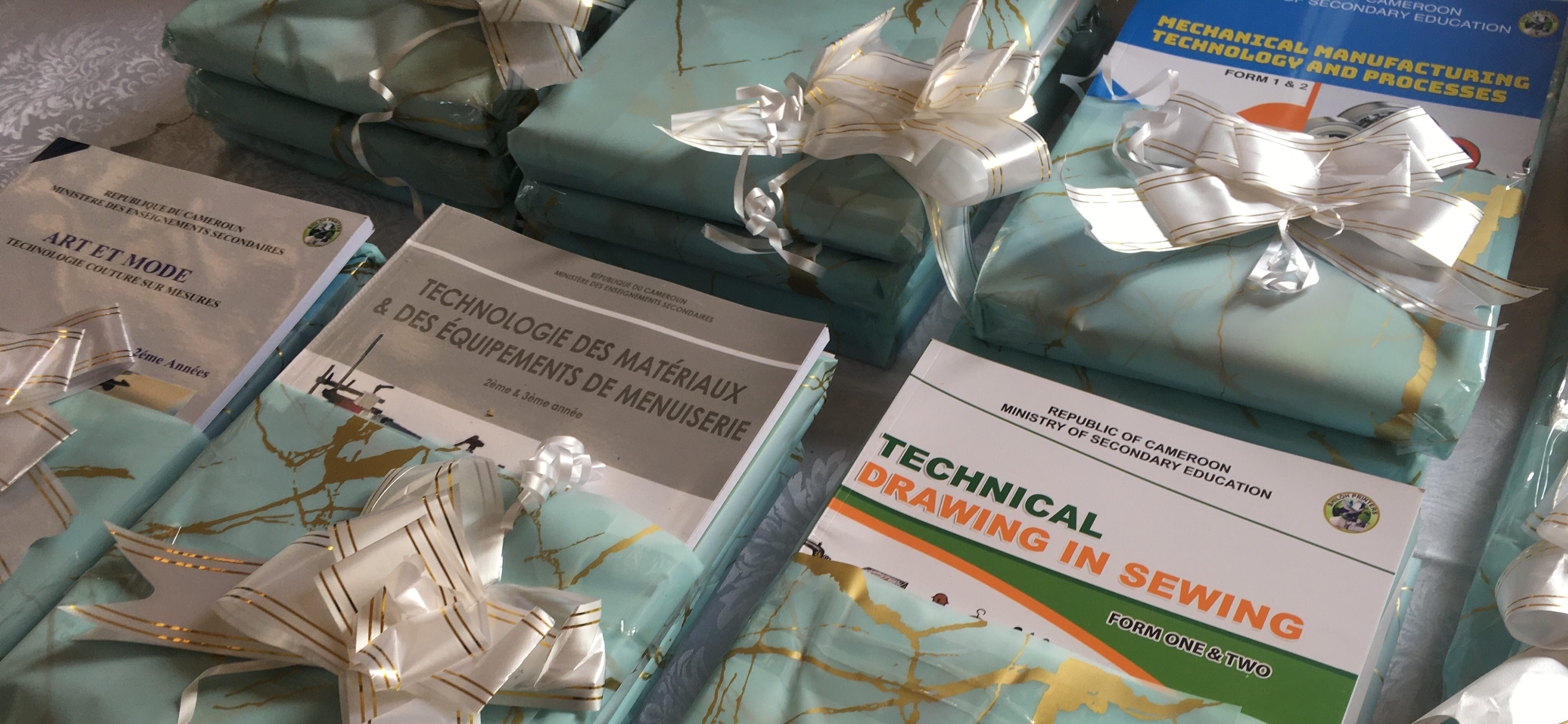 Remise des Manuels Scolaires 04